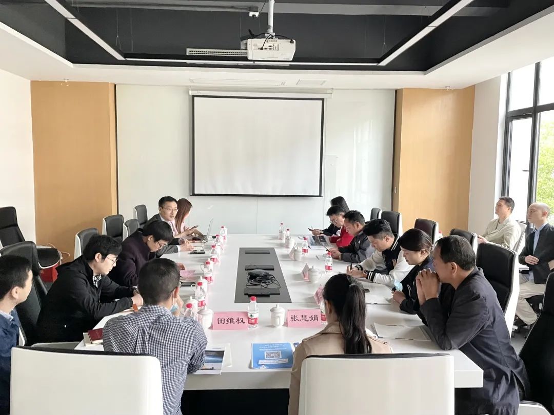 市安全生产协会会长陈光文带队考察上海交大重庆临近空间创新研发中心